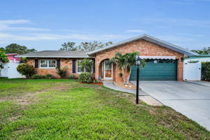 Front Exterior5