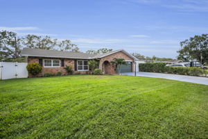 Front Exterior8