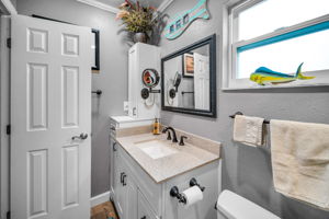 Primary Bathroom1c