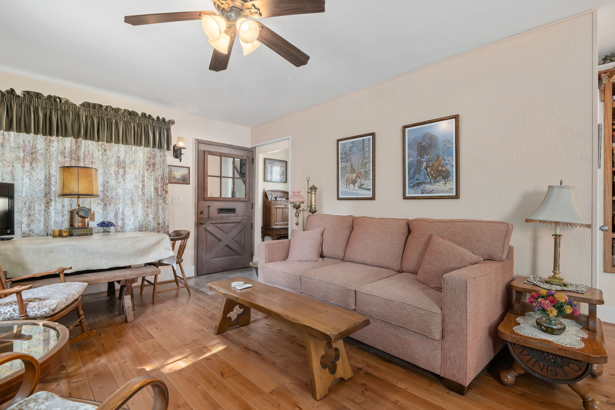 09-Living Room
