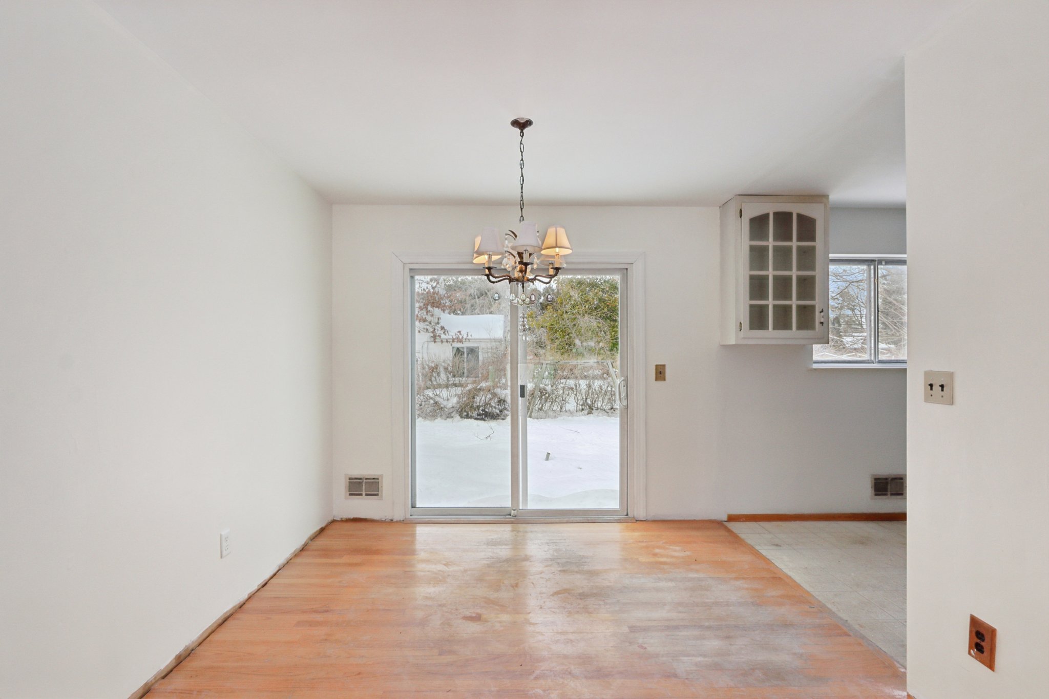 Spray Ave-S2702-010.jpg