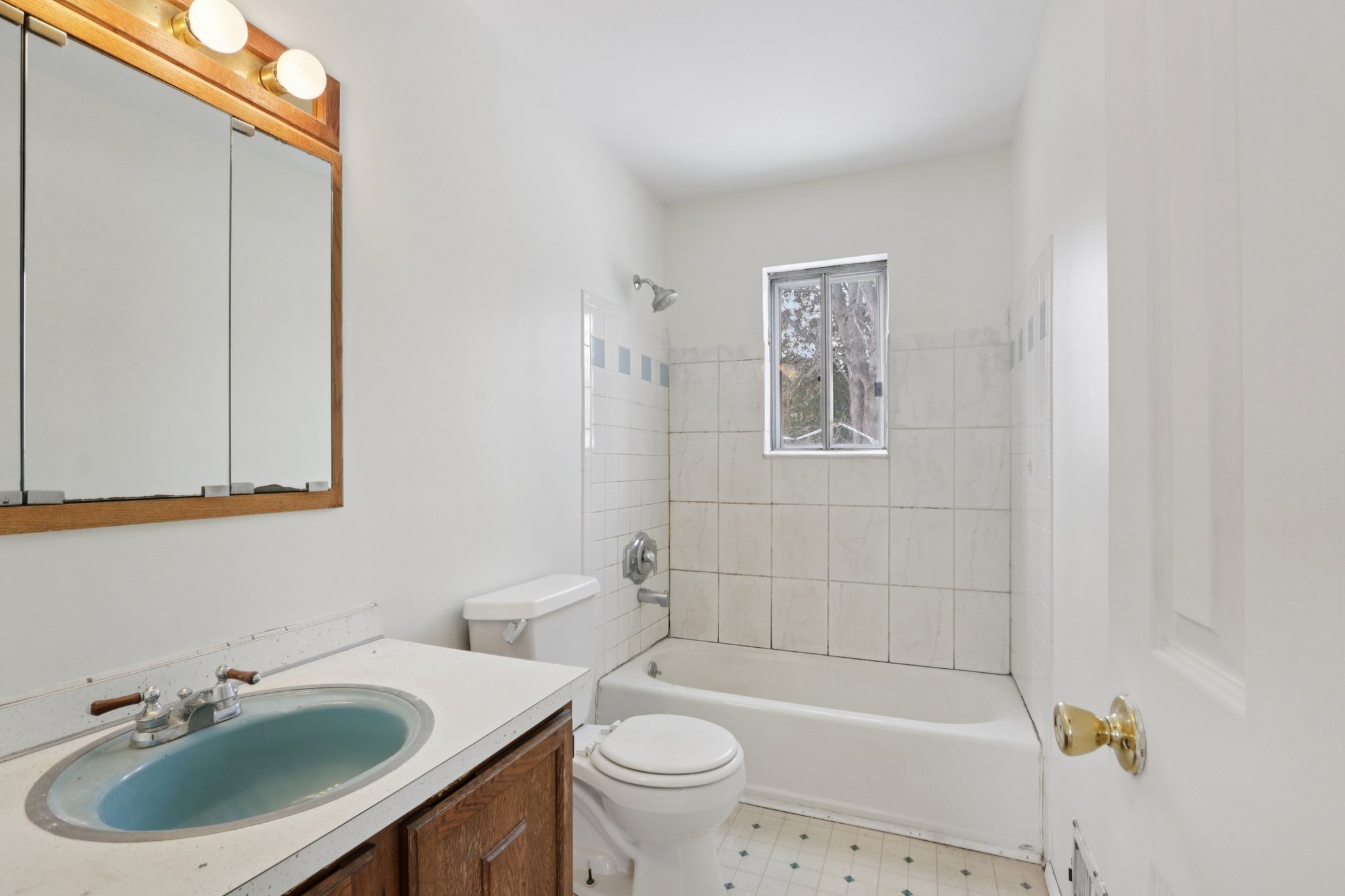 Spray Ave-S2702-023.jpg