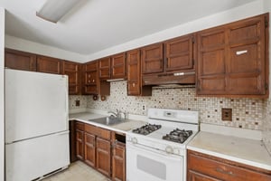 Spray Ave-S2702-015.jpg