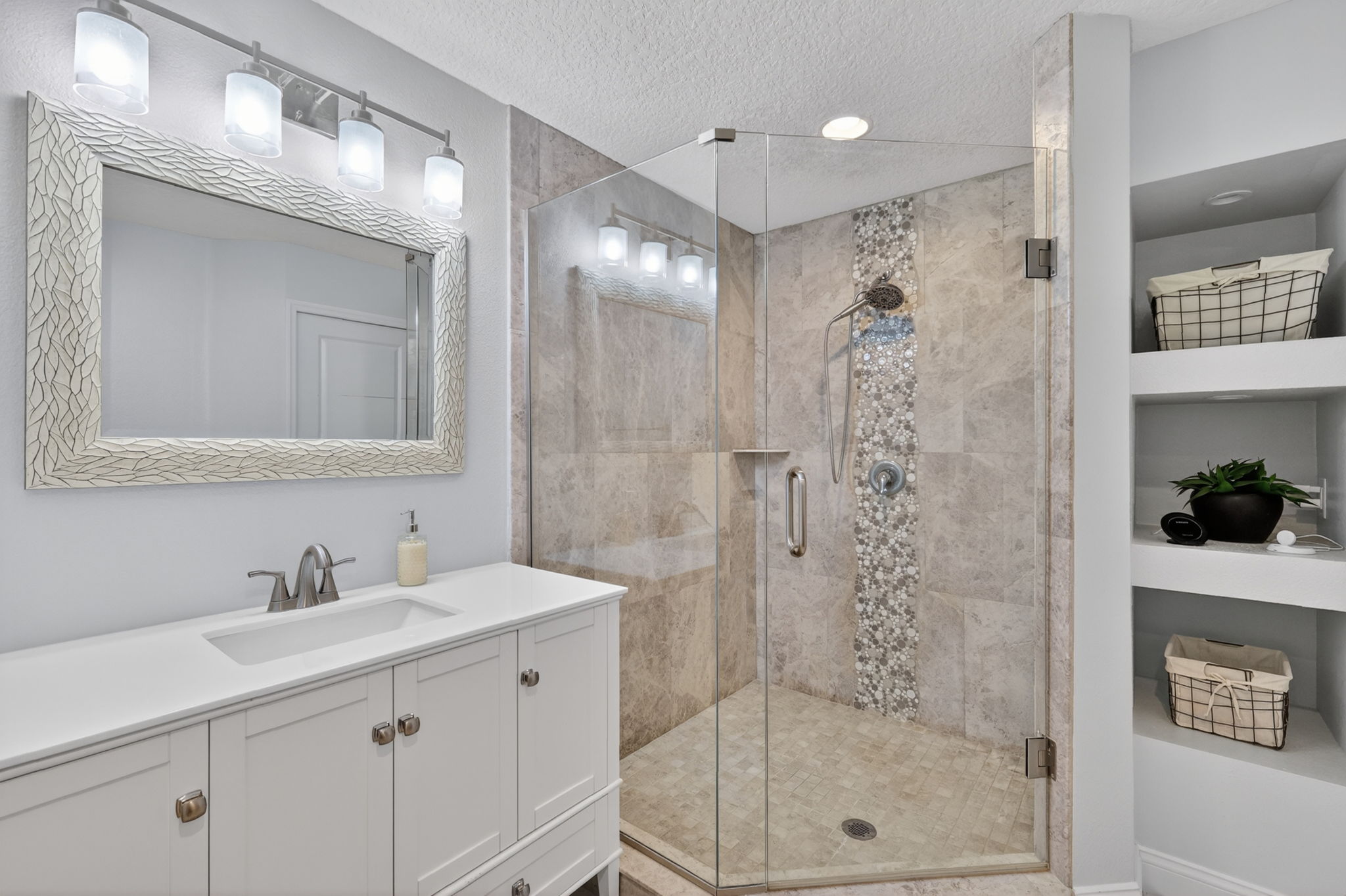 11241 Em En El Grove Rd -184