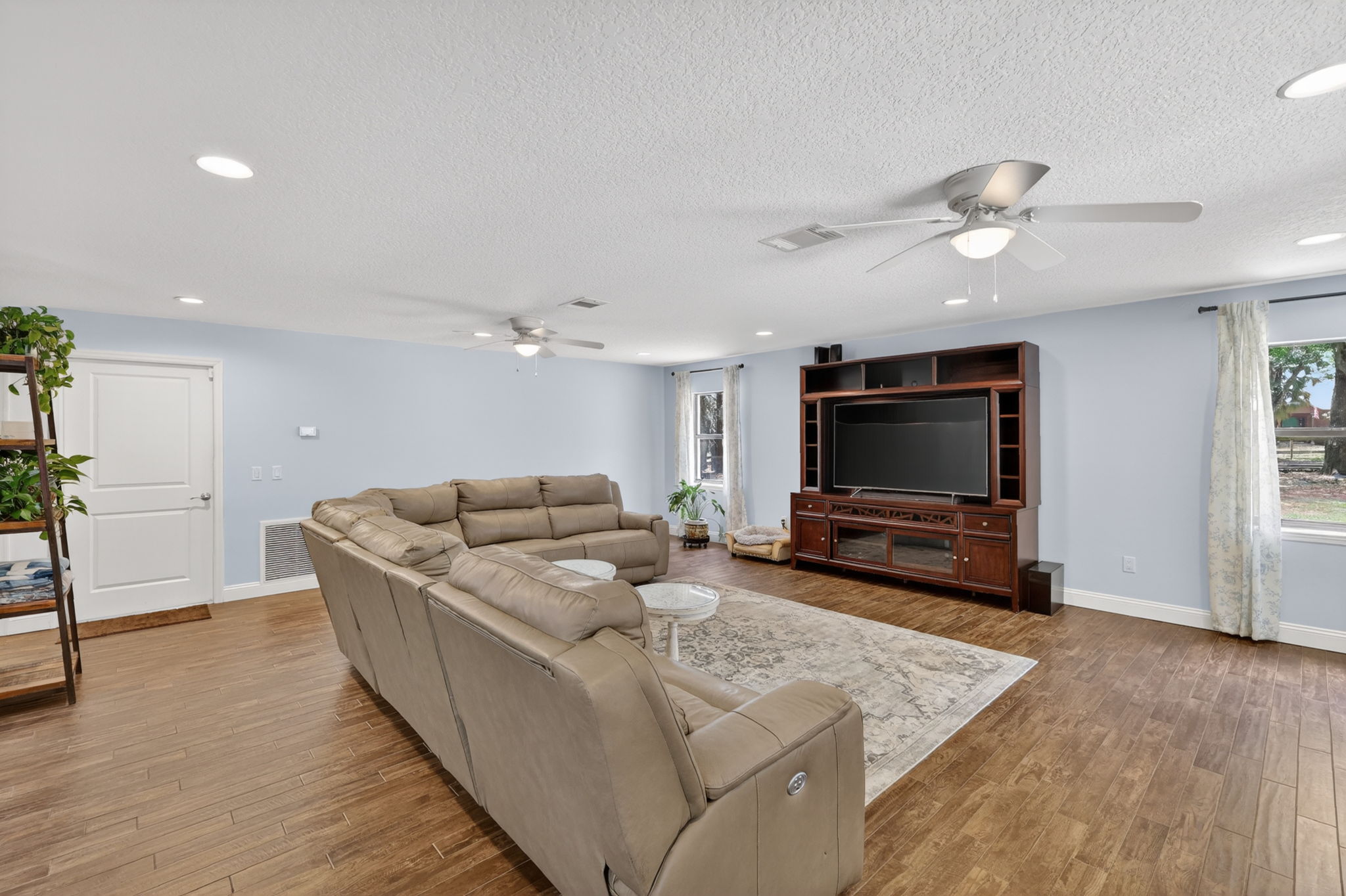 11241 Em En El Grove Rd -226