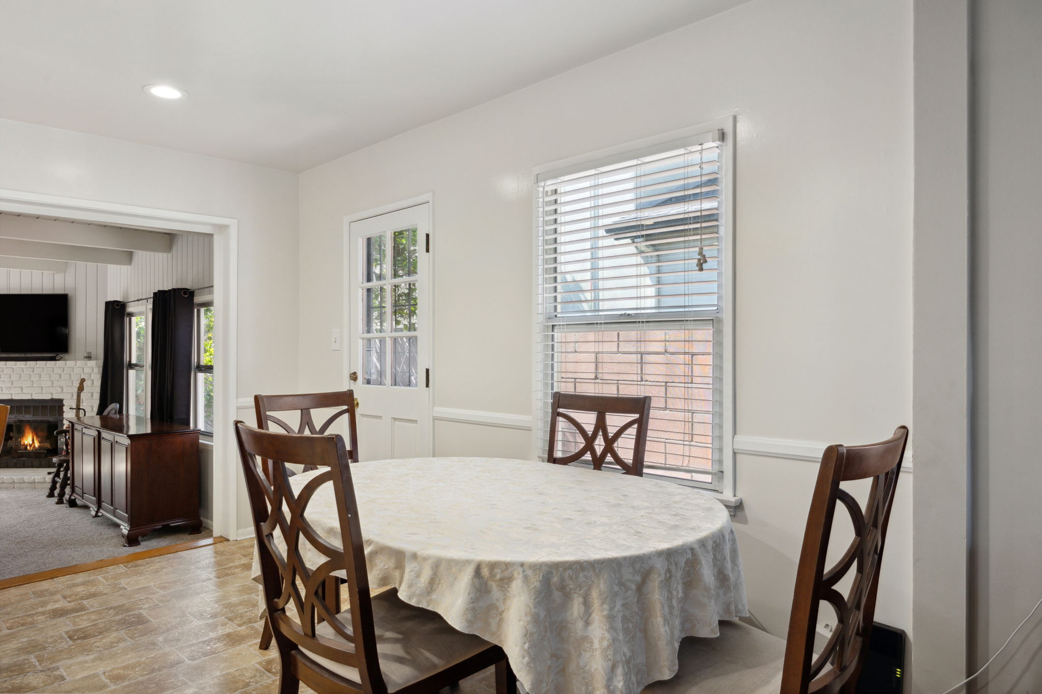 11245 Segrell Way-8