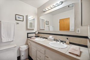 11245 Segrell Way-25