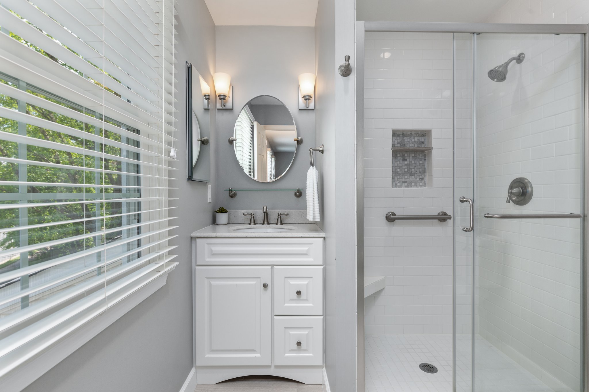 Owner Bathroom | Upper Level