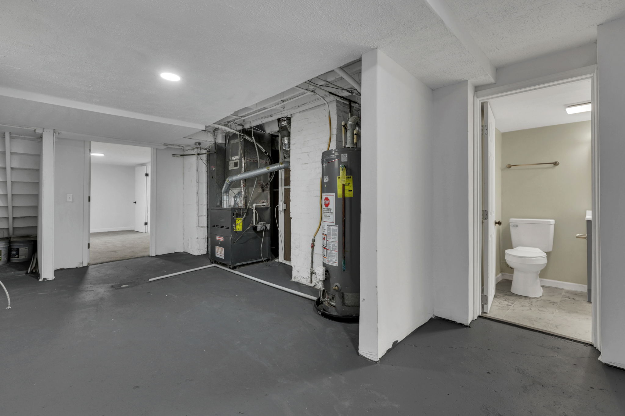  Photo 48