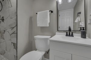  Photo 33