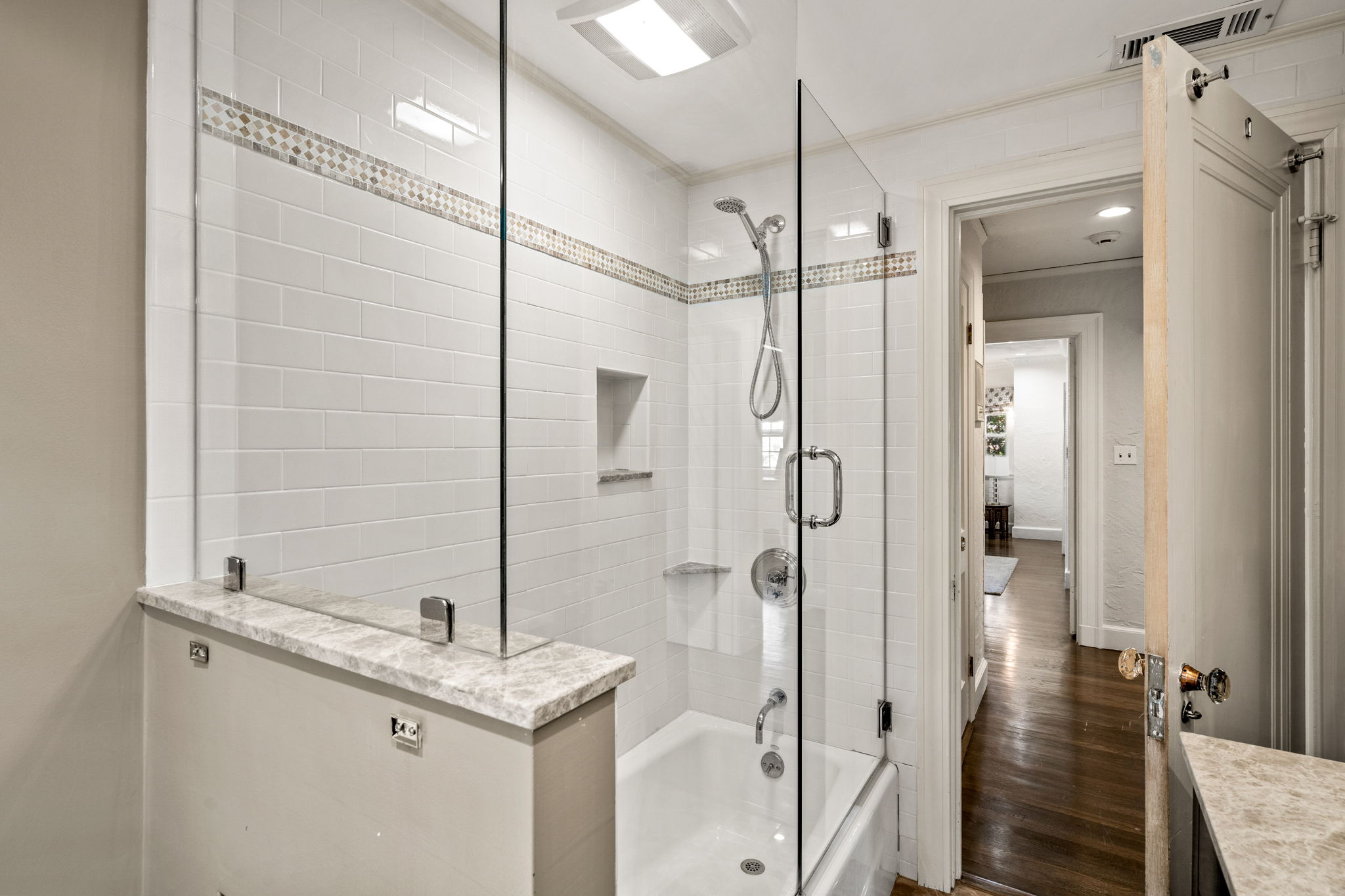 1125 W Roxbury Pkwy, Chestnut Hill, MA 02467, USA Photo 97