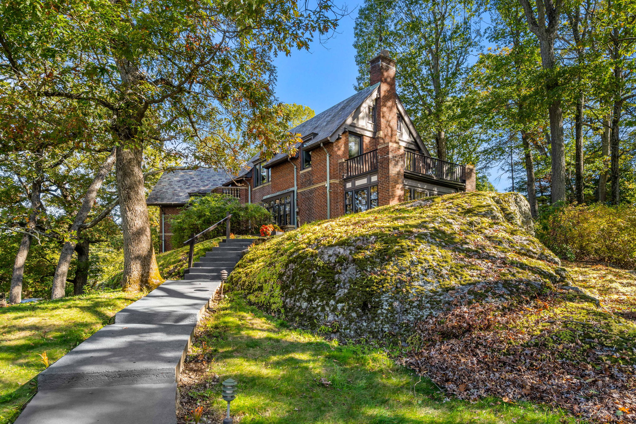 1125 W Roxbury Pkwy, Chestnut Hill, MA 02467, USA Photo 60