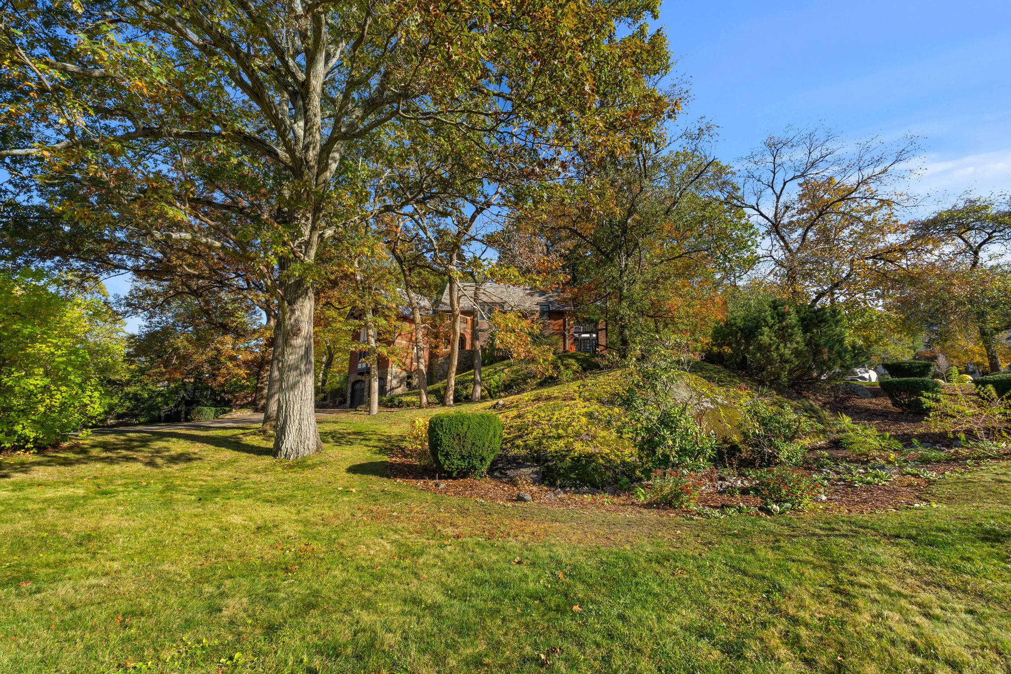 1125 W Roxbury Pkwy, Chestnut Hill, MA 02467, USA Photo 22