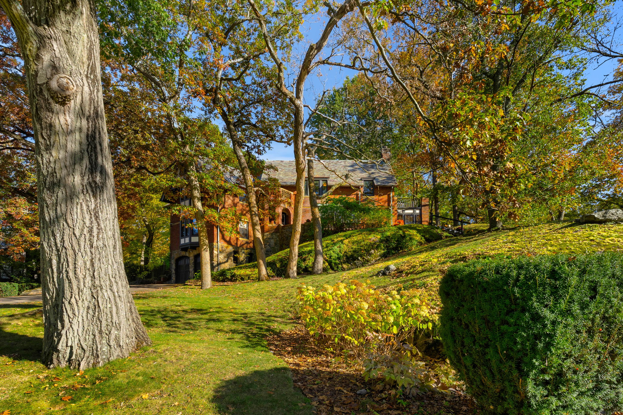 1125 W Roxbury Pkwy, Chestnut Hill, MA 02467, USA Photo 23