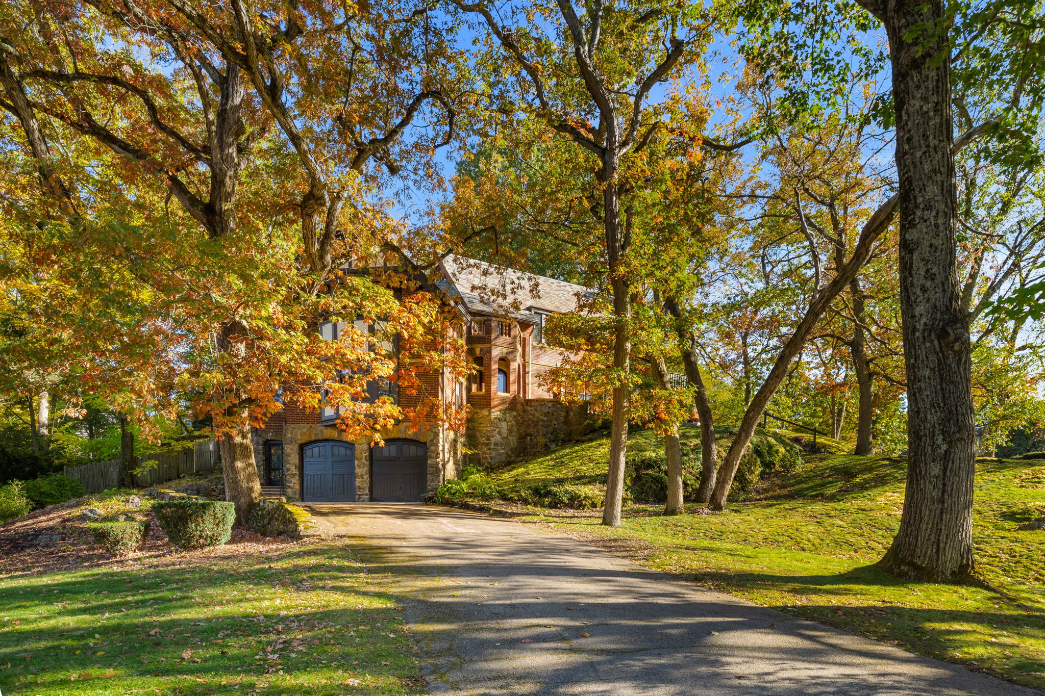 1125 W Roxbury Pkwy, Chestnut Hill, MA 02467, USA Photo 24