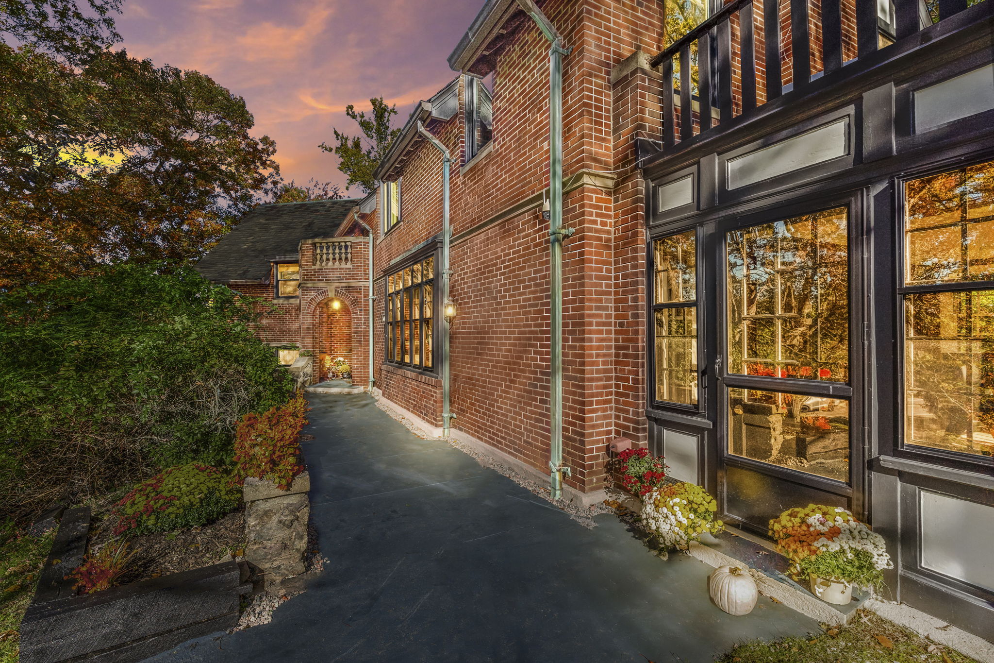 1125 W Roxbury Pkwy, Chestnut Hill, MA 02467, USA Photo 162