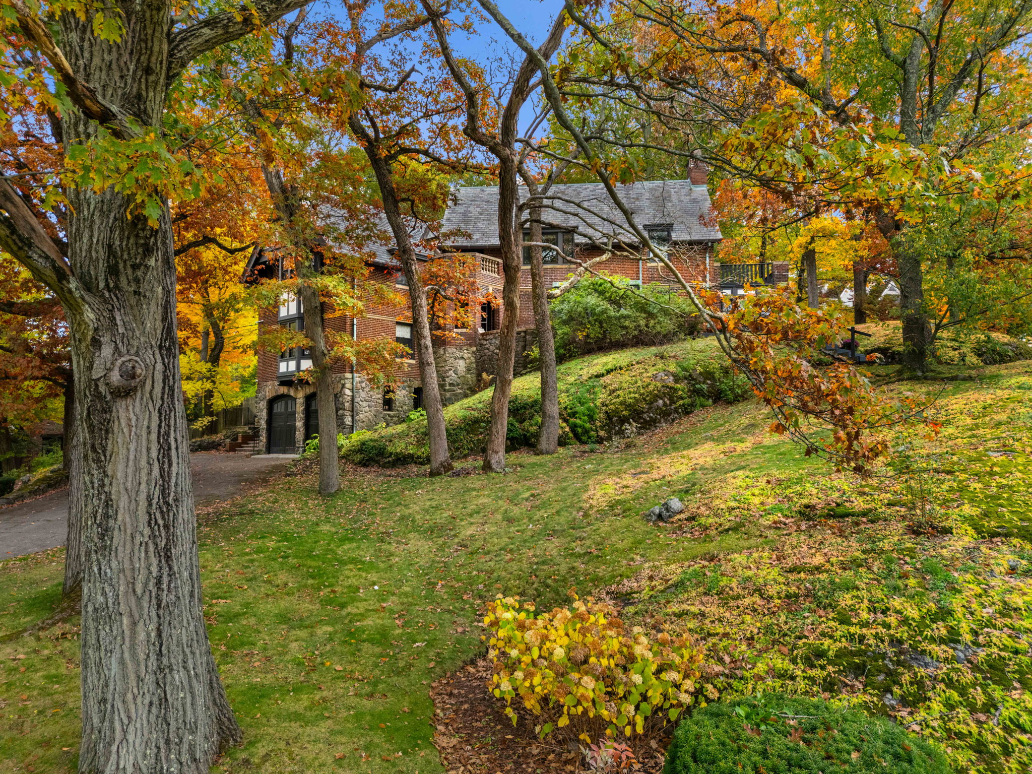 1125 W Roxbury Pkwy, Chestnut Hill, MA 02467, USA Photo 134