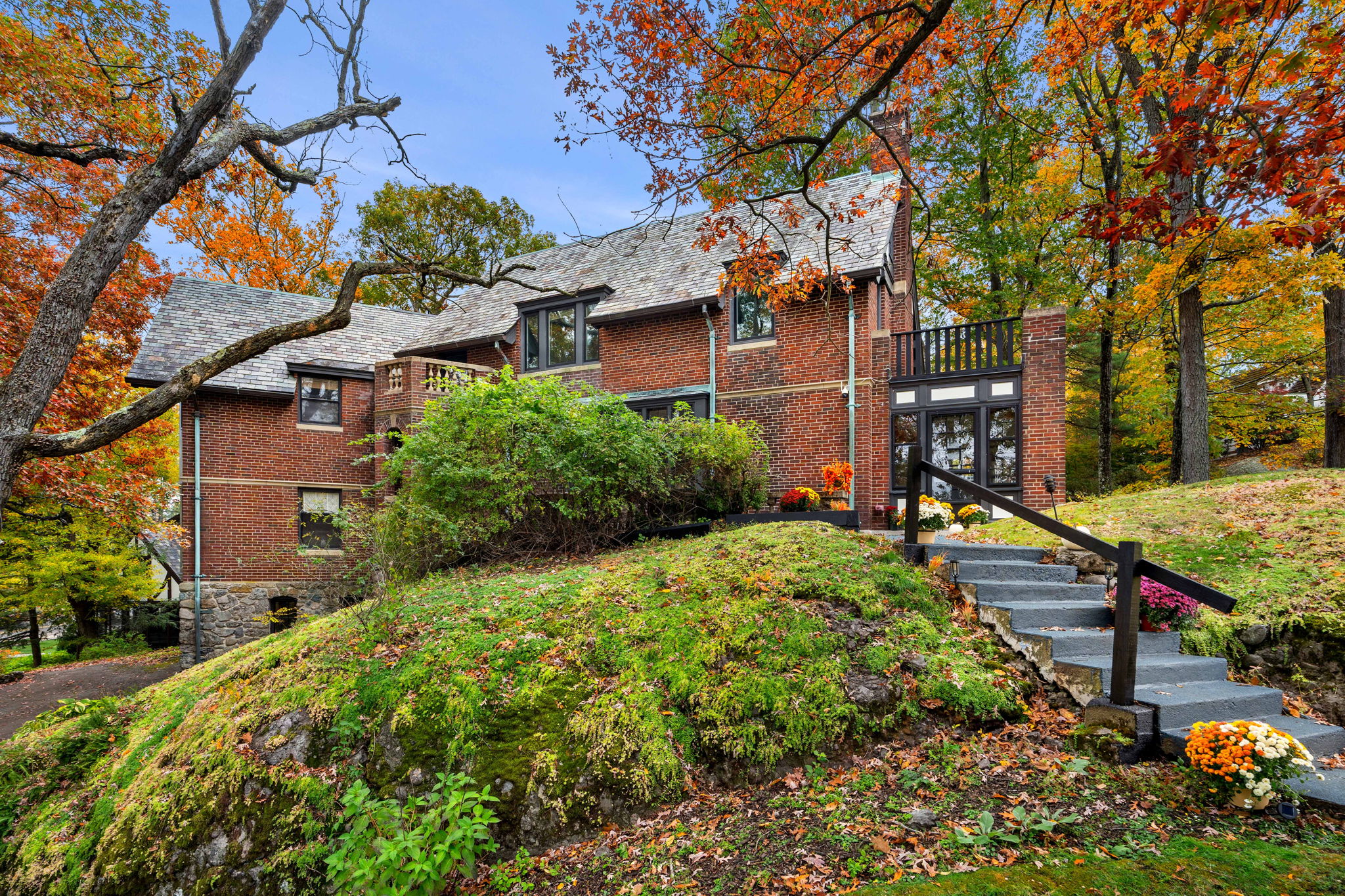 1125 W Roxbury Pkwy, Chestnut Hill, MA 02467, USA