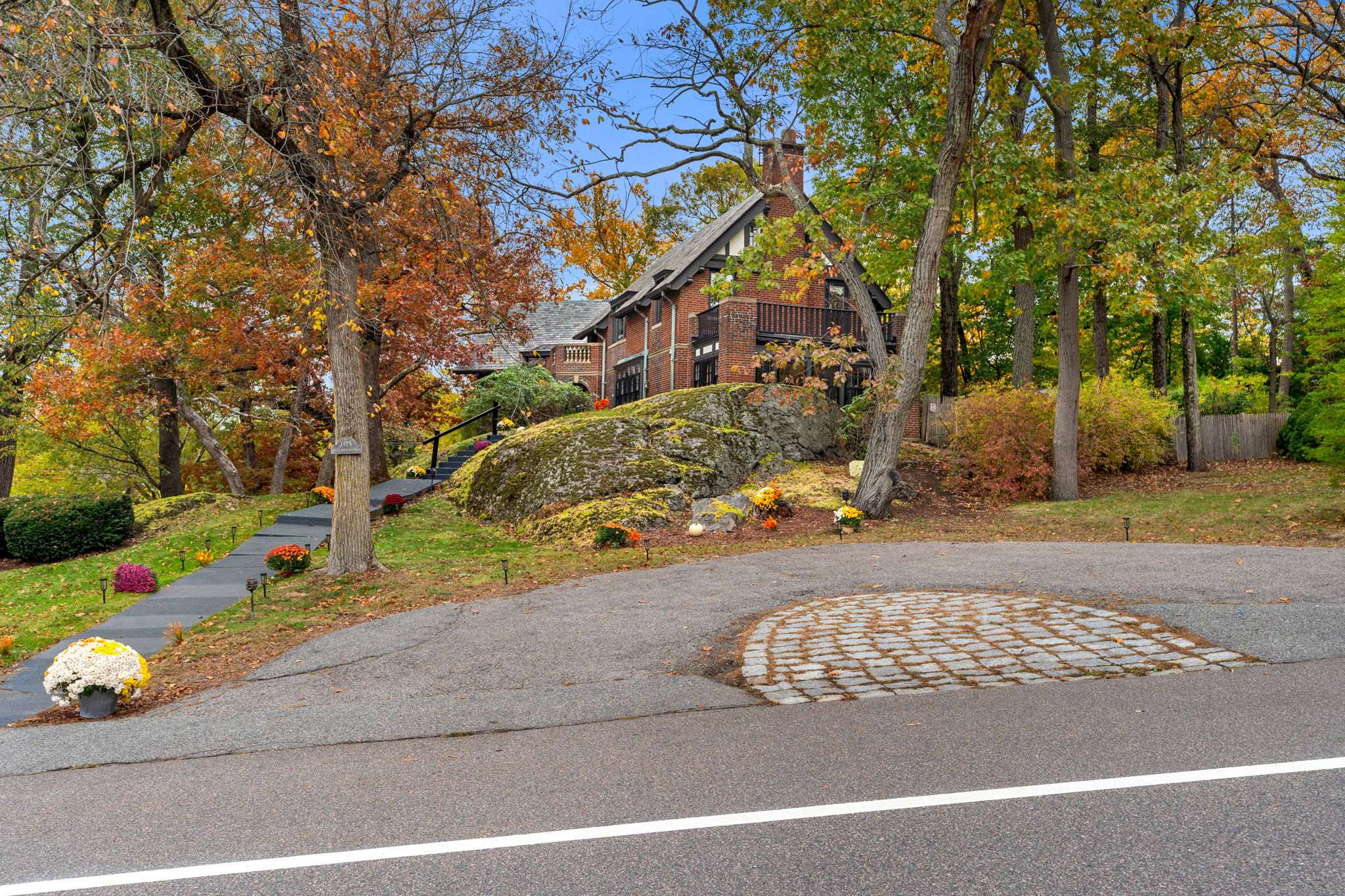 1125 W Roxbury Pkwy, Chestnut Hill, MA 02467, USA Photo 148