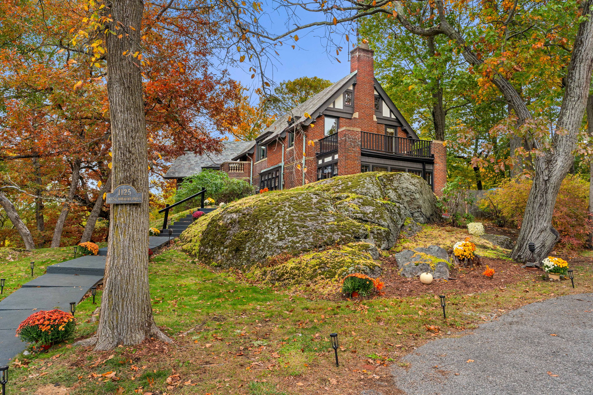 1125 W Roxbury Pkwy, Chestnut Hill, MA 02467, USA Photo 149