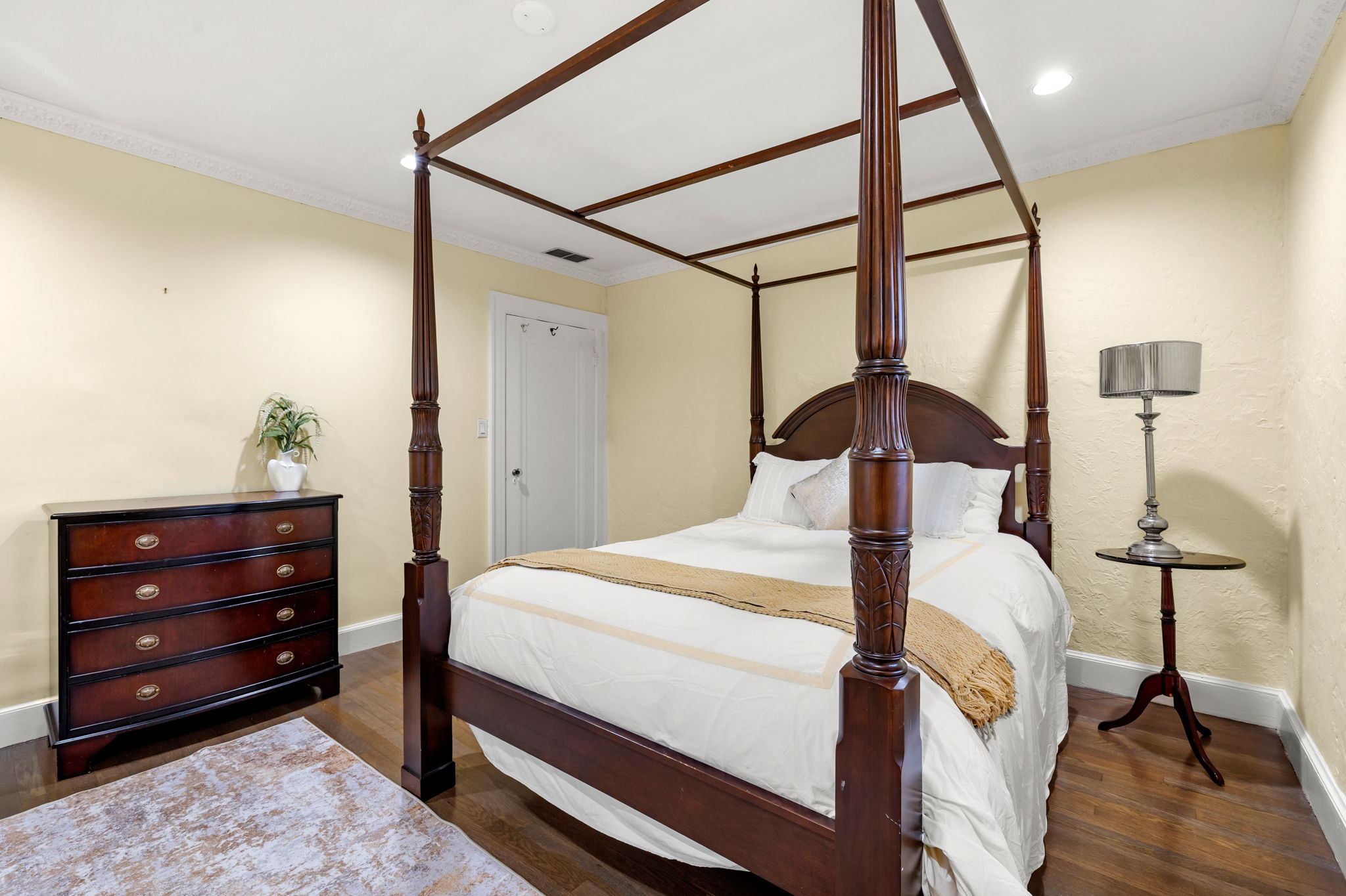 1125 W Roxbury Pkwy, Chestnut Hill, MA 02467, USA Photo 229