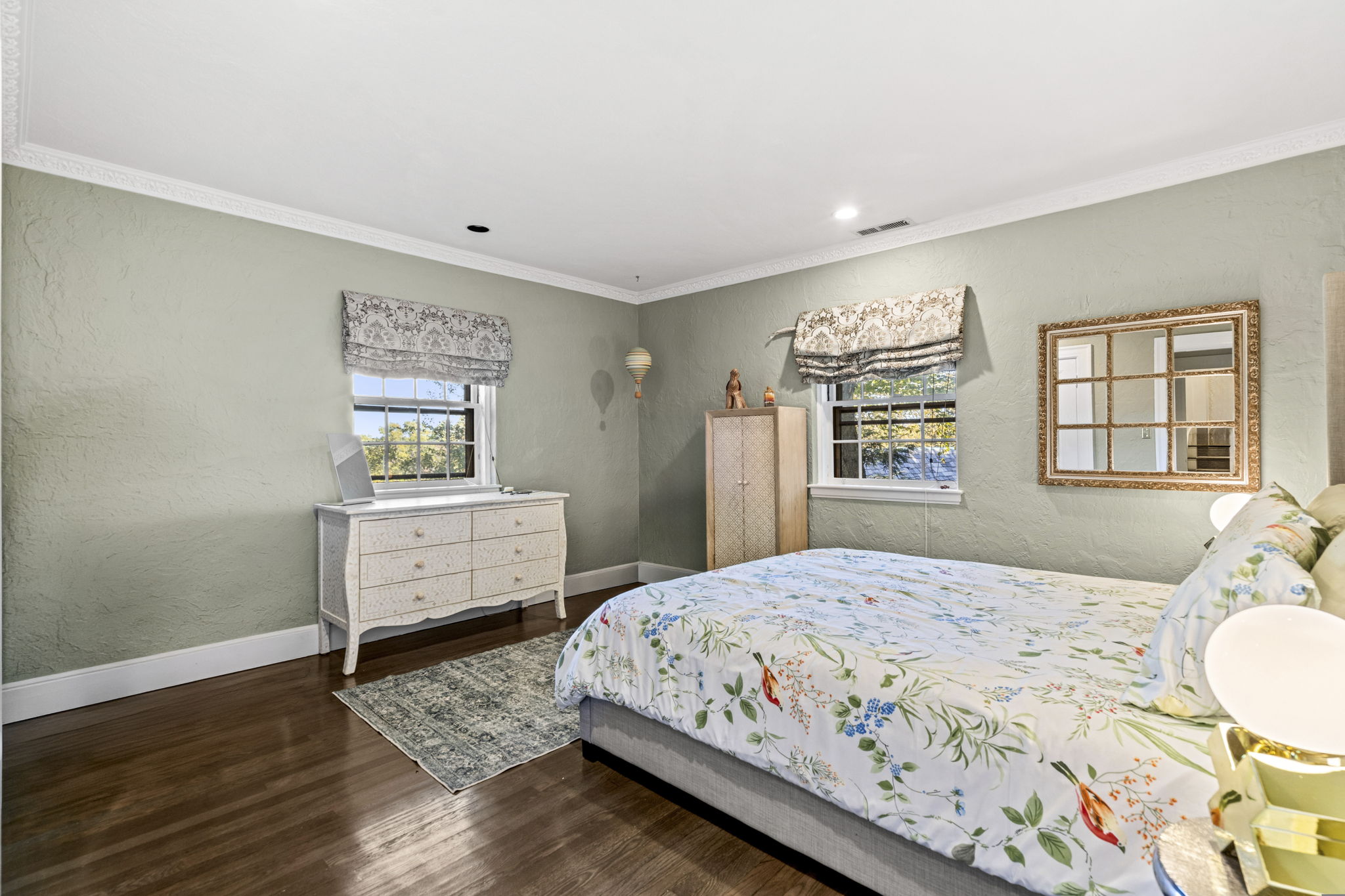 1125 W Roxbury Pkwy, Chestnut Hill, MA 02467, USA Photo 3