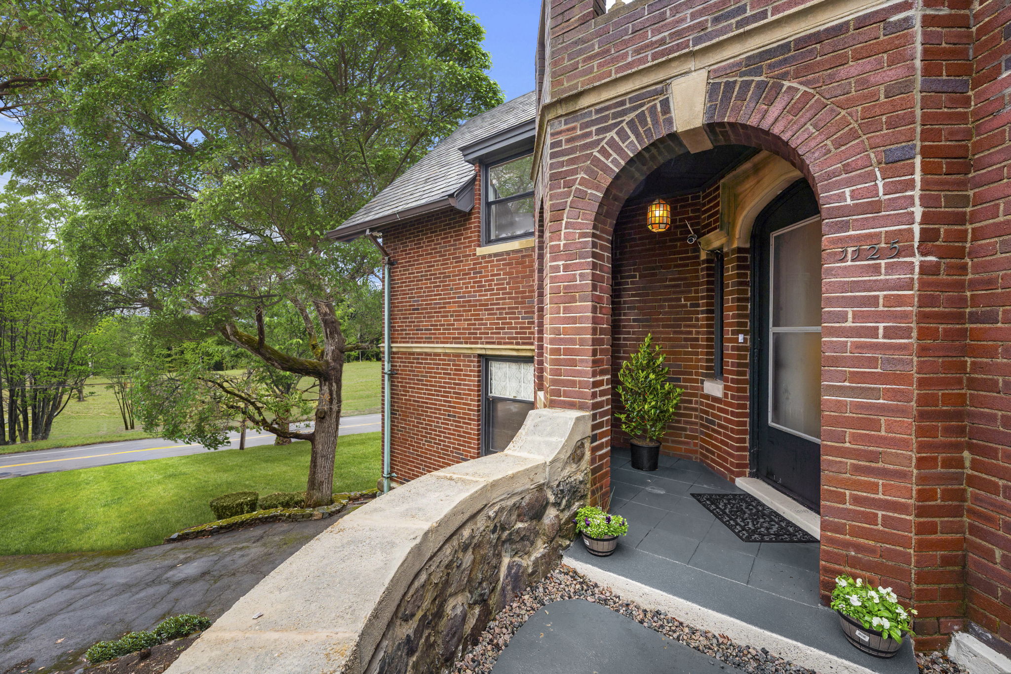 1125 W Roxbury Pkwy, Chestnut Hill, MA 02467, USA Photo 4