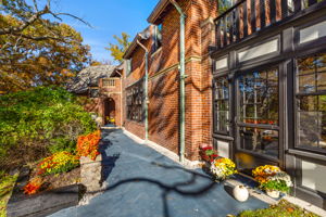 1125 W Roxbury Pkwy, Chestnut Hill, MA 02467, USA Photo 16