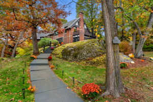 1125 W Roxbury Pkwy, Chestnut Hill, MA 02467, USA Photo 149