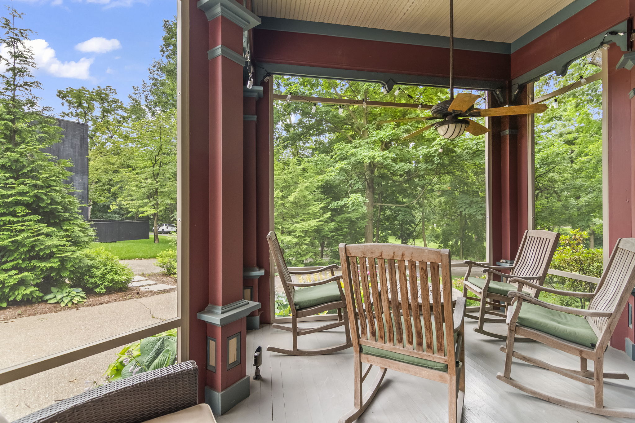 Screened-in Porch
