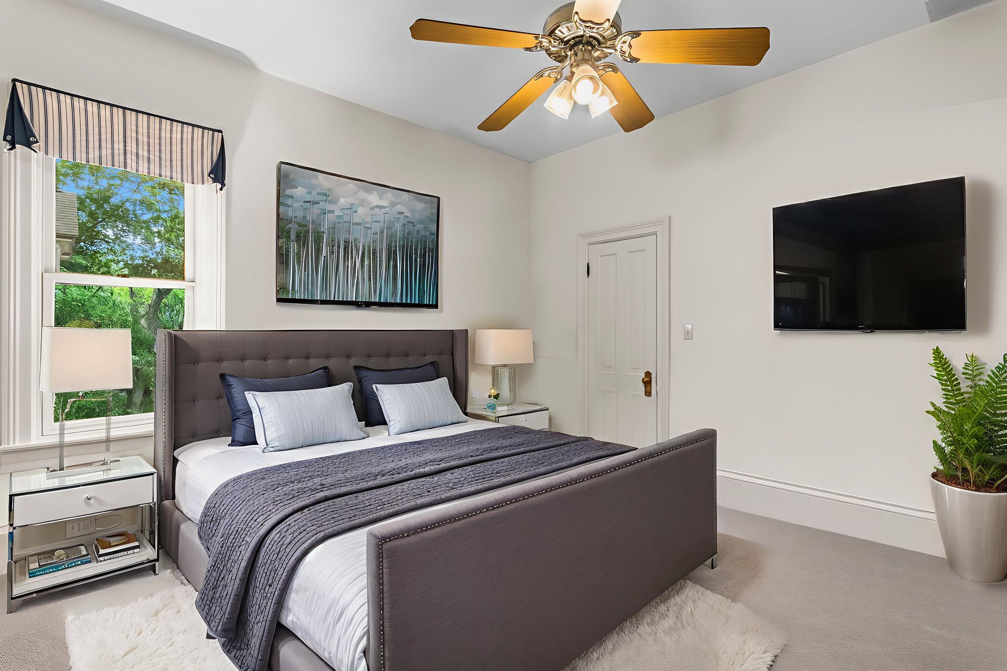 52-web-or-mls-DSC_5225 virtually staged.jpeg