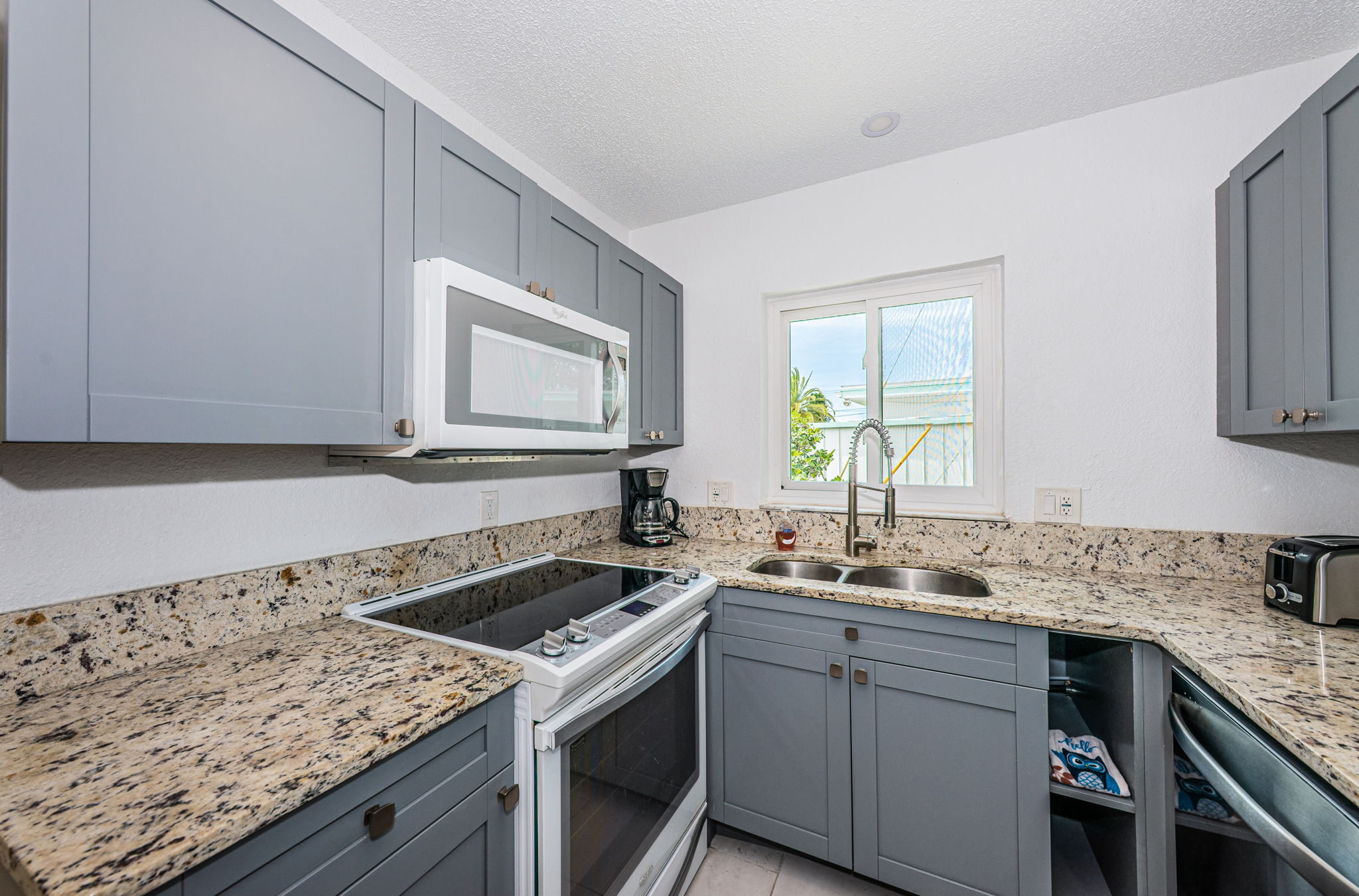 Unit B Kitchen 3