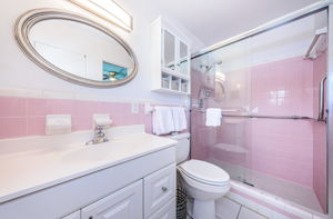 Unit B Bathroom 1a