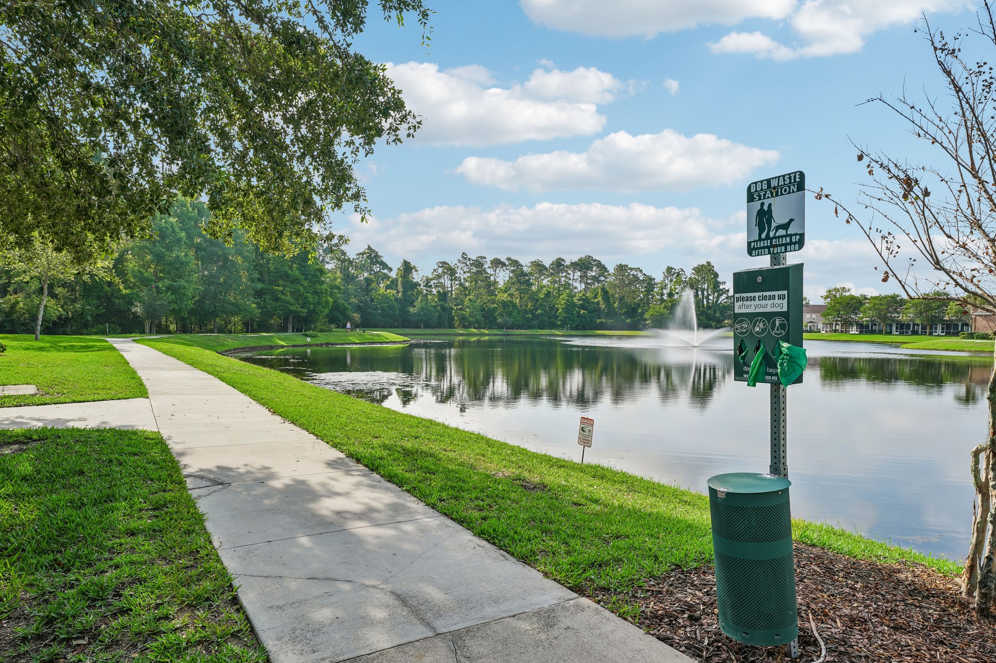 Campfield Dr 1304-0306-914.jpg