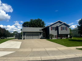 5518 Knollwood Dr, St Cloud, MN 56303, USA Photo 1