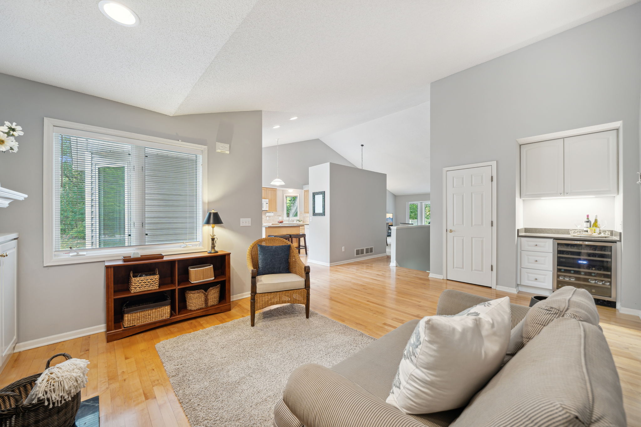 04_Interior