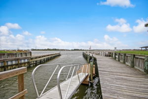 Boat Ramp/Dock to St Johns River