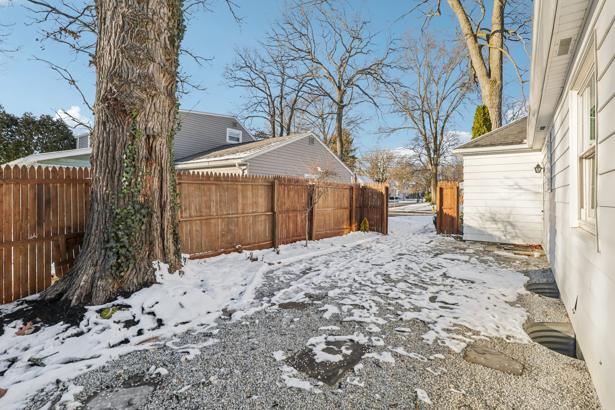 Greenvale Ave-S0512-036.jpg