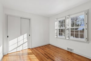 Greenvale Ave-S0512-017.jpg