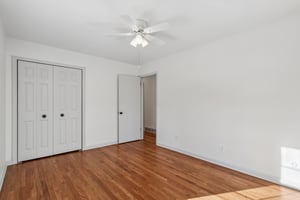 Greenvale Ave-S0512-021.jpg