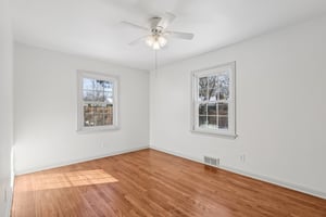 Greenvale Ave-S0512-022.jpg