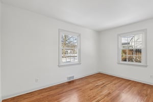 Greenvale Ave-S0512-023.jpg