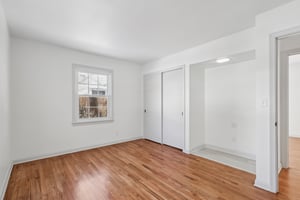 Greenvale Ave-S0512-024.jpg