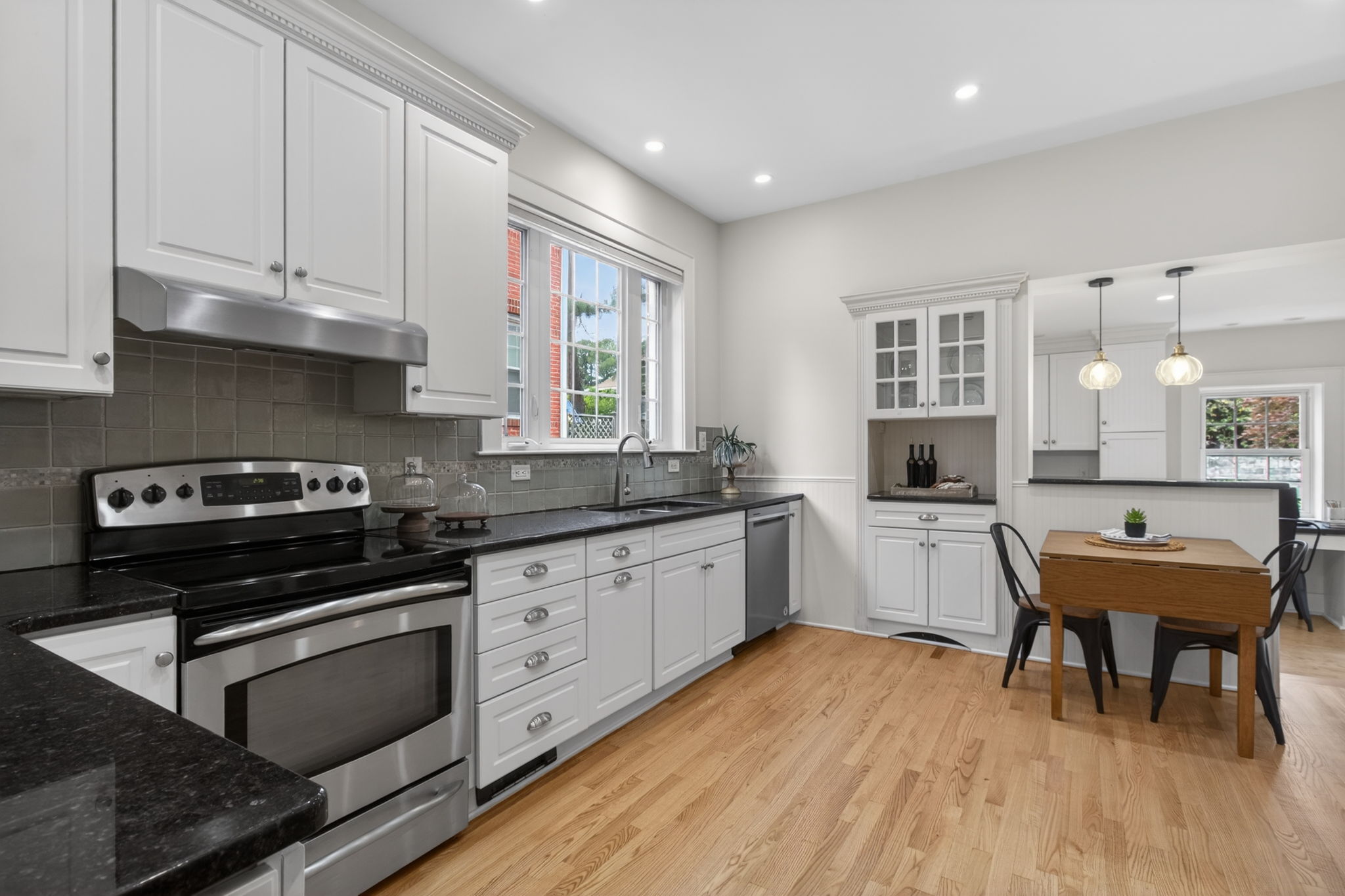 Updated eat-in-kitchen