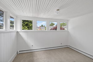 Bonus room off of the back bedroom