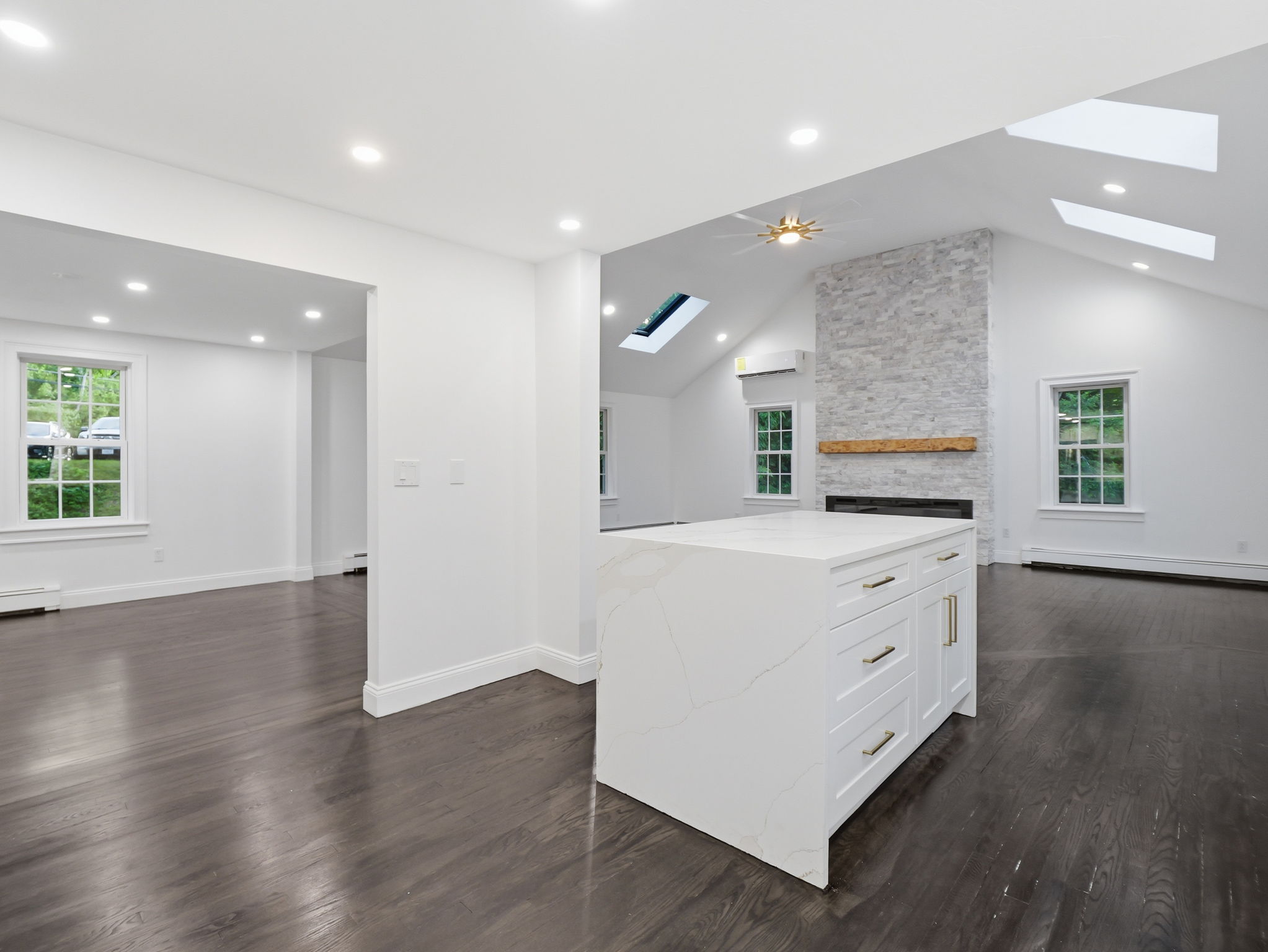 1126_Plymouth_St_East_Bridgewater_MA_022