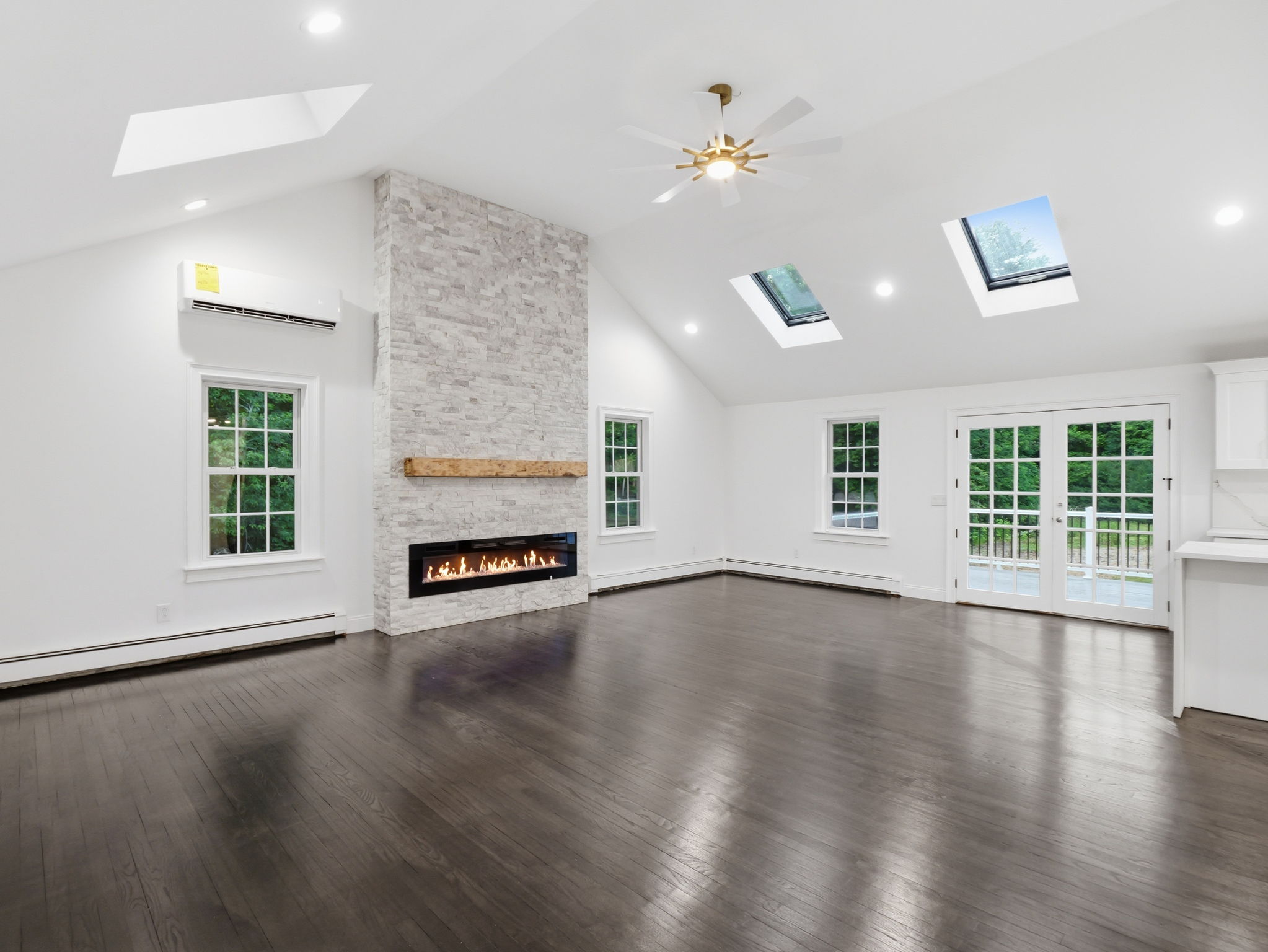 1126_Plymouth_St_East_Bridgewater_MA_016