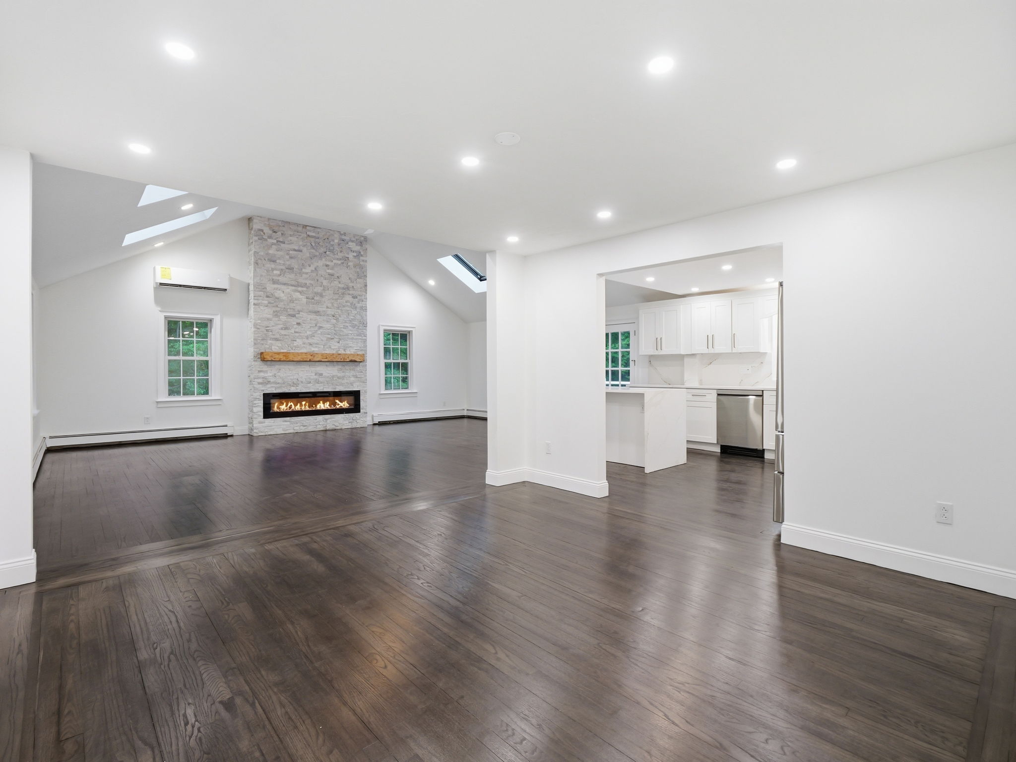 1126_Plymouth_St_East_Bridgewater_MA_014