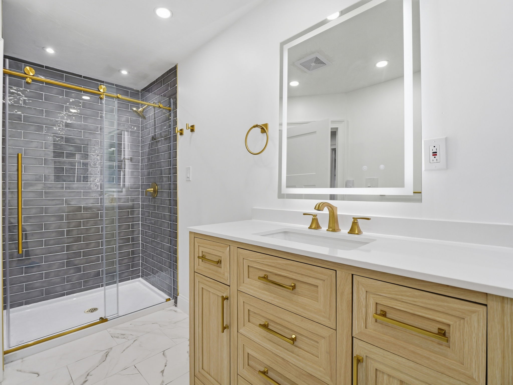 1126_Plymouth_St_East_Bridgewater_MA_011