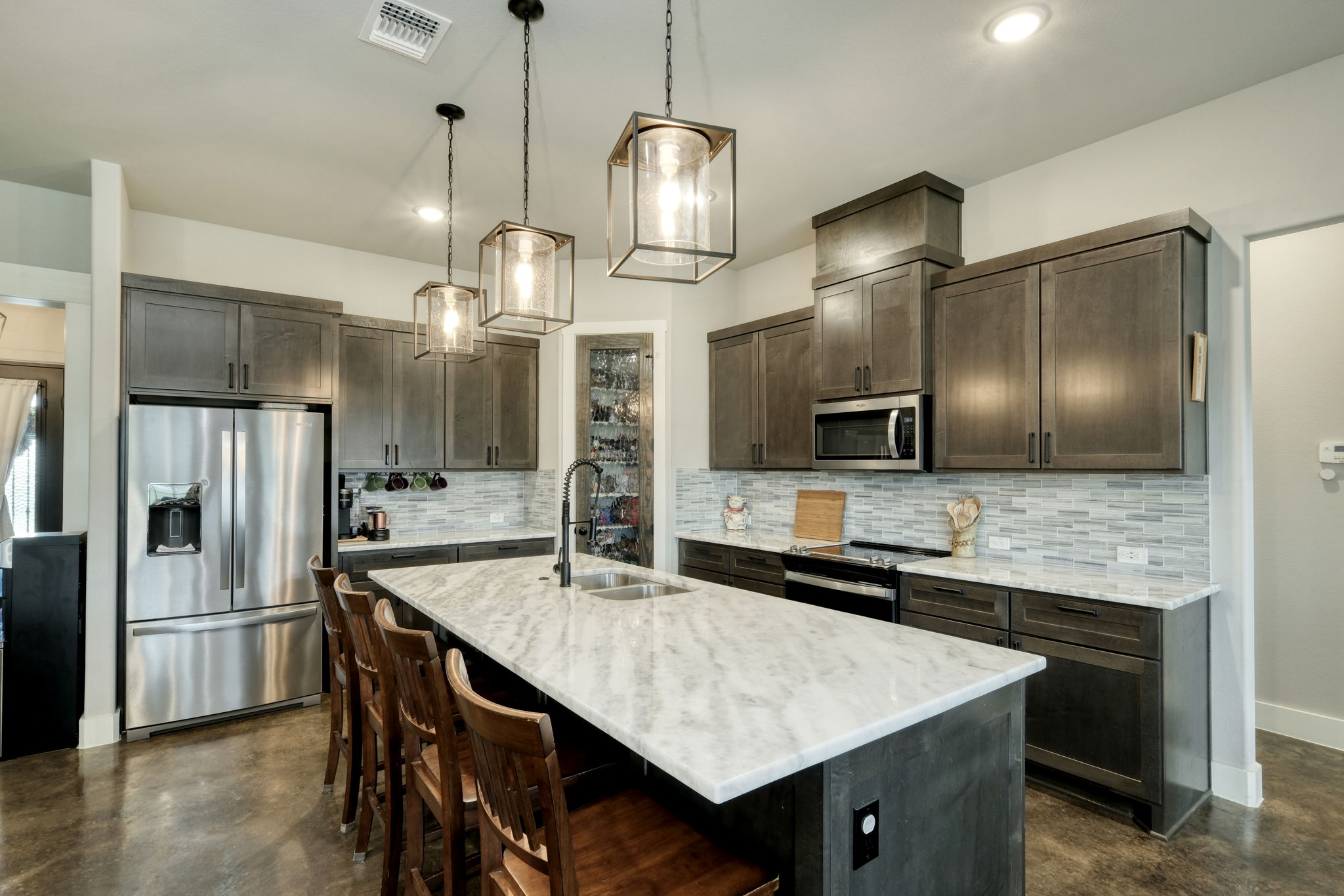 Kitchen/Breakfast Bar